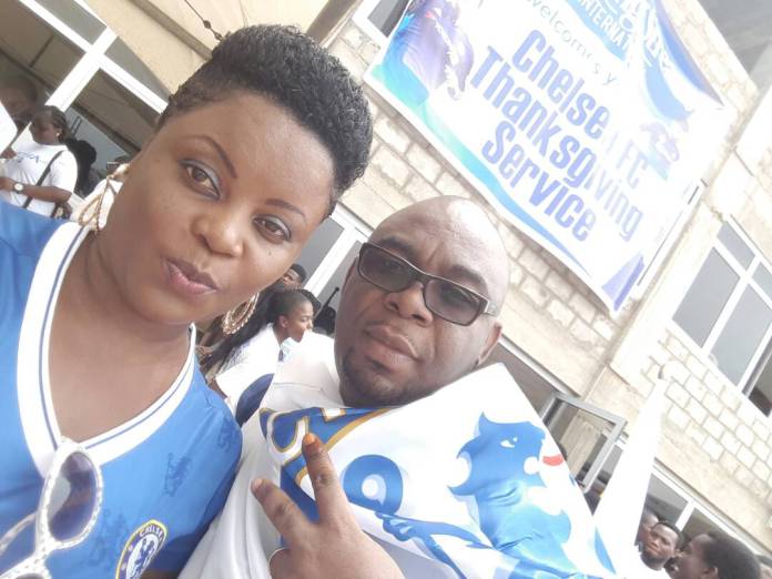 chelsea-fans-at-church-8