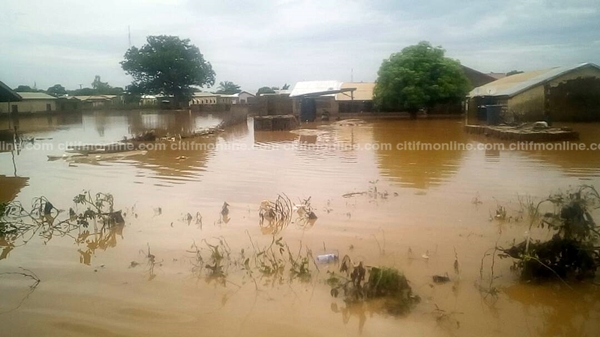 bawumia-visits-tamale-flood-prone-communities-7