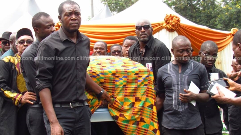sports-journalist-at-chris-funeral-5
