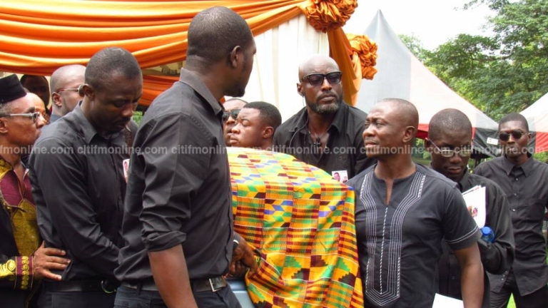 sports-journalist-at-chris-funeral-7