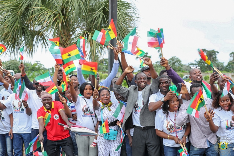 section-of-the-ghanaian-community-present-at-the-airport-to-welcome-president-akufo-addo