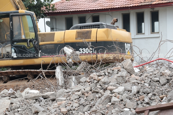 chraj-demolished-office-or-old-parliament-45