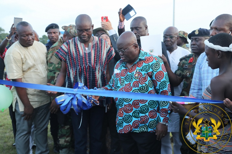president-akufo-addo-cutting-the-tape-for-the-commissioning-of-the-wa-water-project