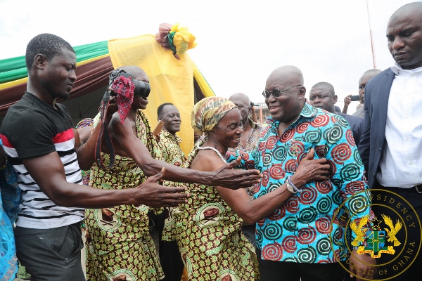president-akufo-addo-interacting-with-some-of-the-farmers