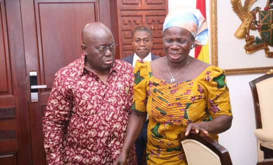 President Akufo-Addo consoling the mother of the late reporter.