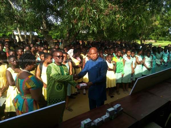 okudzeto-donates-to-support-free-shs-2